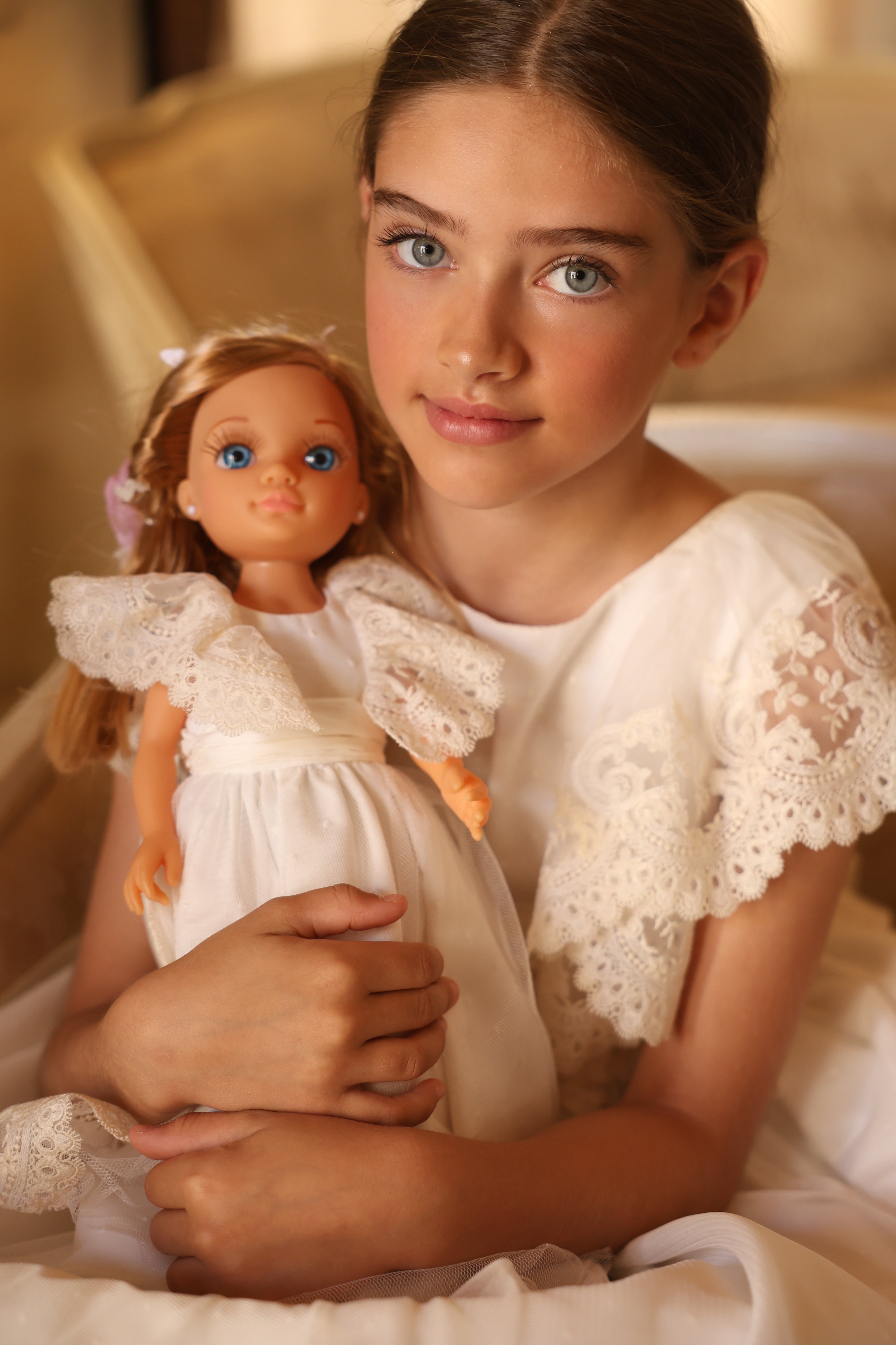 Muñeca de comunión con vestido personalizado