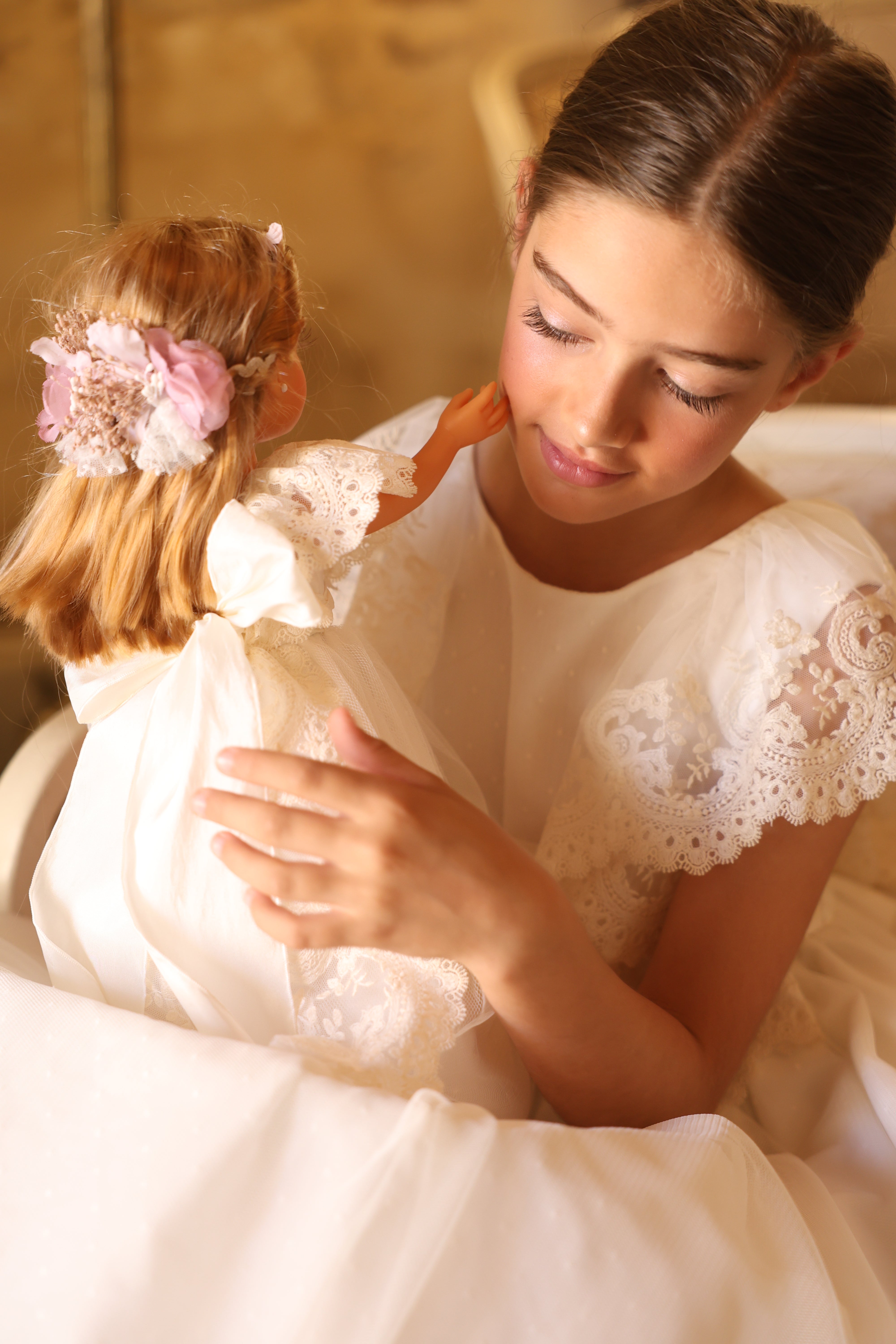 Muñeca de comunión con vestido personalizado